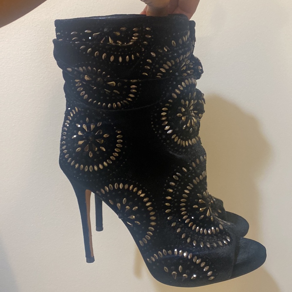 Vince Camuto Imagine booties -never worn, just collecting dust, no box. Size 7 - Picture 2 of 11